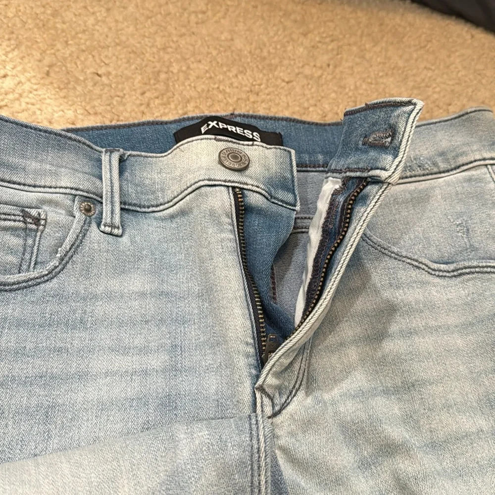 EXPRESS Mid Rise Jeans - Picture 3 of 4
